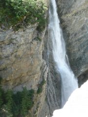 2 persone come 2 formichine prima della cascata purgatorio