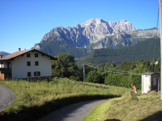 la presolana sullo sfondo