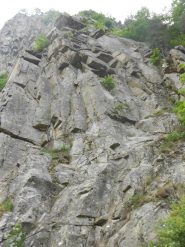 la via vista dalla strada