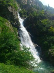 giornata calda, mitigata dalla frescura dalle cascate e torrenti a pieno regime...