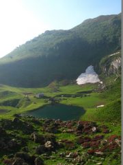 Il laghetto e la malga visti salendo