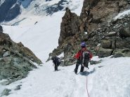 Canalino nevoso in discesa