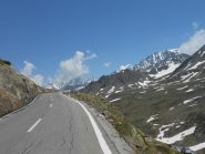 salendo al Gr.S.Bernardo sorvegliati da Velan e Combin