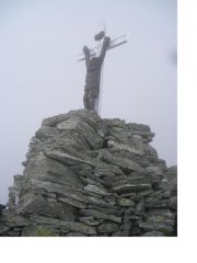 Il cristo in vetta al Crabun..