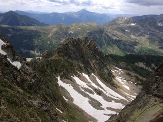 Vista dal colletto sul sentiero di discesa