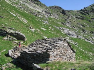 Baita Vallera piccola e Colle di Vallera