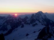 Il sole spunta vicino alle Jorasses