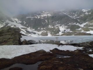 Lago Fertà e colle della Terra
