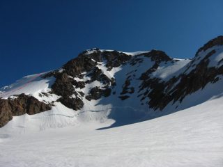 Primo tratto: curva stretta sopra alcuni seracchi