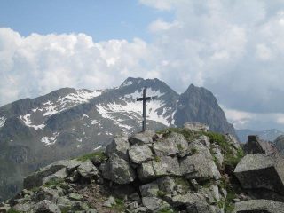 croce di vetta e cima di Cece