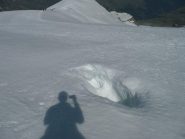 Occhio al buco a pochi metri dalla traccia