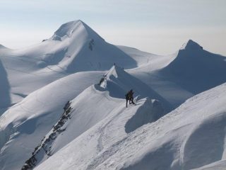 Cresta e cornici con Alesio e Claudio