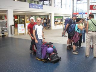 Giorgio e Loris al parcheggio della macchina  in procinto di prendere il trenino per zermatt