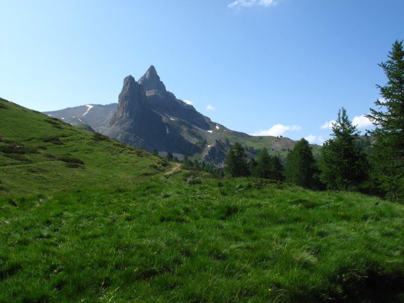 Appare la Pointe de la Selle
