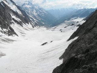 la Lotschental vista dal terrazzo del rifugio