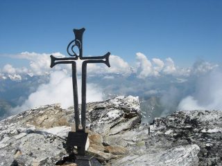 La croce di vetta