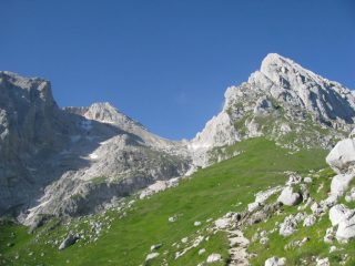 Risalendo la Valle delle Cornacchie
