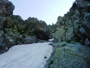 fine del canalone e famoso masso incastrato