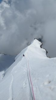 cresta di neve dopo il terzo risalto