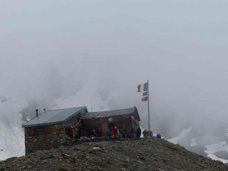 il rifugio nella nebbia