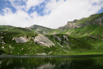 Pizzo del Forno e Passo della Fria visti dal lago