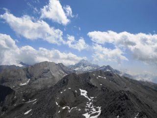 La neve resiste 
