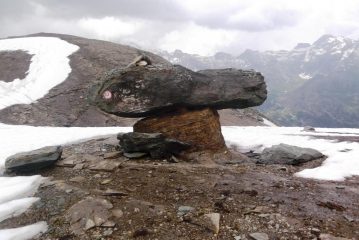 masso erratico sotto piccolo rothorn