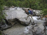Passaggio sul fiume poco dopo il Rifugio