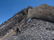 Ritorno al colle con alle spalle la cresta percorsa
