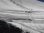 13 - alpinisti che aggirano un crepaccio poco sotto il Col des Roches