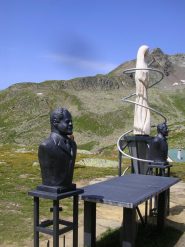 Monumento del ciclista al P.so Gavia