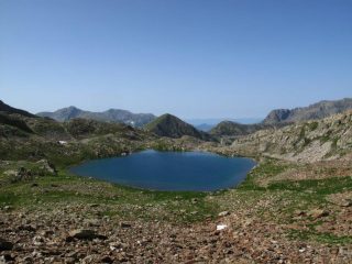 Uno dei laghi delle Terre Rosse