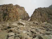 tra sfasciumi e lingue di neve