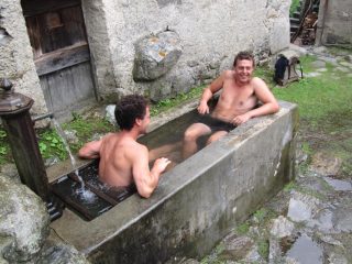 una rinfrescata alla fontana con Pierre-yves