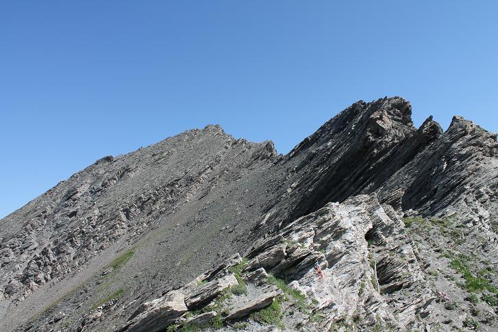 la vetta con il versante di salita lato Valle Lunga
