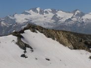 Dalla vetta della Tersiva, panorama sul Gran Paradiso. In primo piano la Punta 3221, con subito sotto il camino di discesa.
