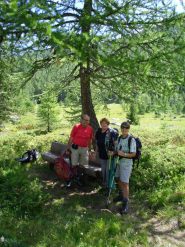 l'arrivo a Plan Bry vicino alla panchina utilizzata da Papa Giovanni Paolo 2° ...