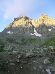 Nuvoletta a pesce incagliata sulla cima del Viso...