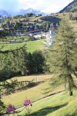 ...NEI PRESSI DI CHAMOIS SVENTOLA LA MANICHETTA A VENTO DEL PRIMO ALTIPORTO ITALIANO...