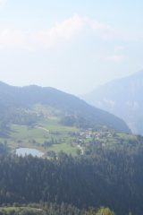 ...UNO SGUARDO VERSO IL LAGO DI LOD LASCIANDOSI ALLE SPALLE LA MAGDALEINE...