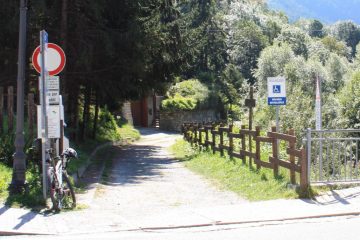 ...PERCORSO NATURALISTICO DI ANTEY PRESSO IL PONTE PER LA MAGDALEINE...