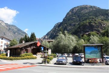 ...LA PARTENZA-ARRIVO DI ANTEY PRESSO LO CHALET DELL'UFFICIO DEL TURISMO...