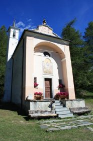 ...LA CHIESETTA NEL BOSCO DI CHENEIL...
