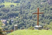 ...LA CROCE DEL CALVARIO SALENDO ALLA FRAZIONE DI HERIN...