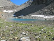 Lo splendido laghetto sotto il colle