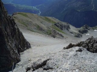 sentiero e sfasciumi di salita...