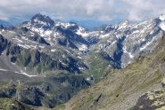 I laghi di Bella Comba ed il Colle della Louie Blanche visti da sopra il Passo di Leseney. 