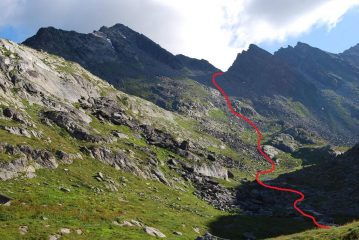 Il Passo di Leseney dal Deffeyes con la via di salita