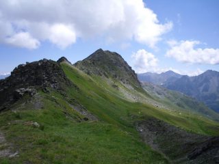 ritornati al colle St. Rhémy,uno sguardo indietro verso il Monte Rodzo ...