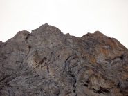 a sx il gran diedro vicino al quale passa la via